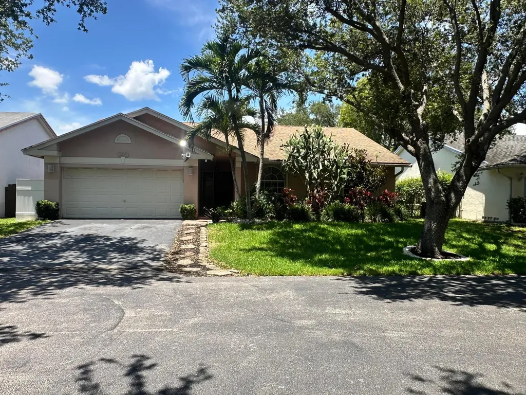 9825 NW 54th Place Coral Springs FL 33076