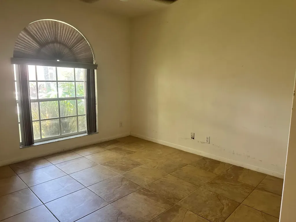 9825 NW 54th Place Coral Springs FL 33076