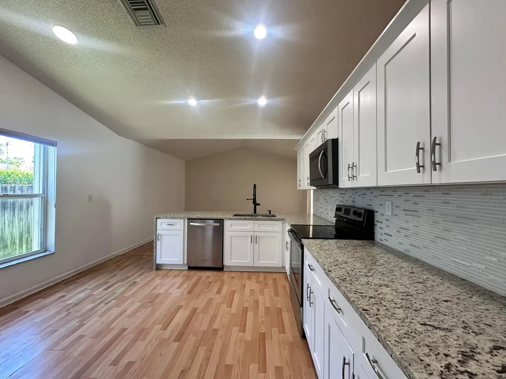 9825 NW 54th Place Coral Springs FL 33076