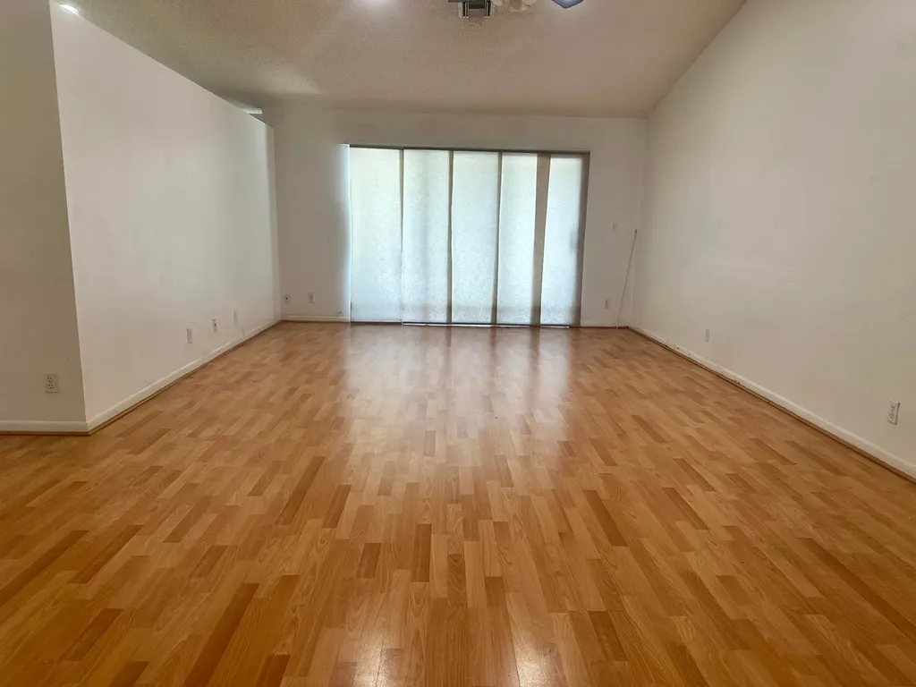 9825 NW 54th Place Coral Springs FL 33076
