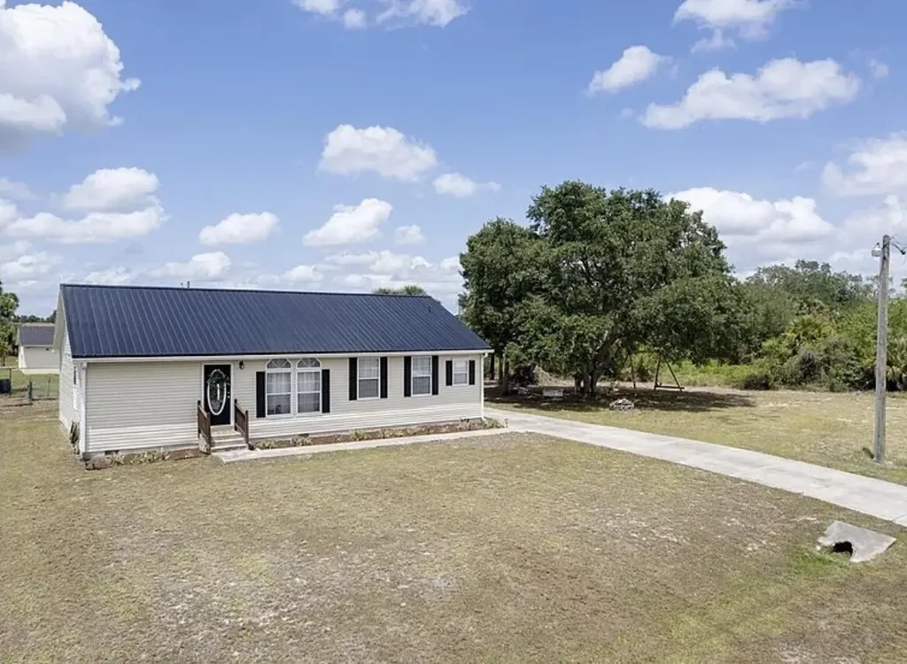 2040 S Montana Circle Labelle FL 33935