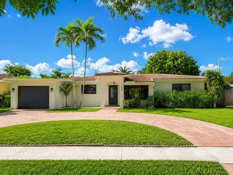 909 SE 14th Drive Deerfield Beach FL 33441