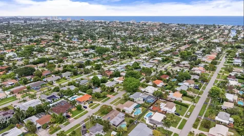 909 SE 14th Drive Deerfield Beach FL 33441