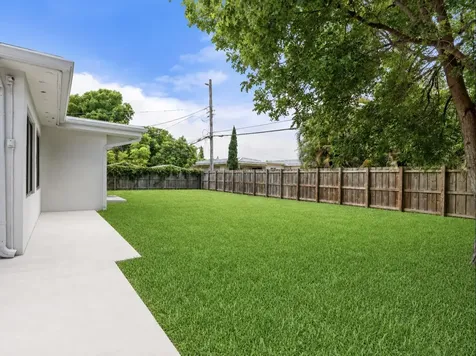 909 SE 14th Drive Deerfield Beach FL 33441