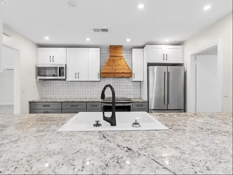 909 SE 14th Drive Deerfield Beach FL 33441