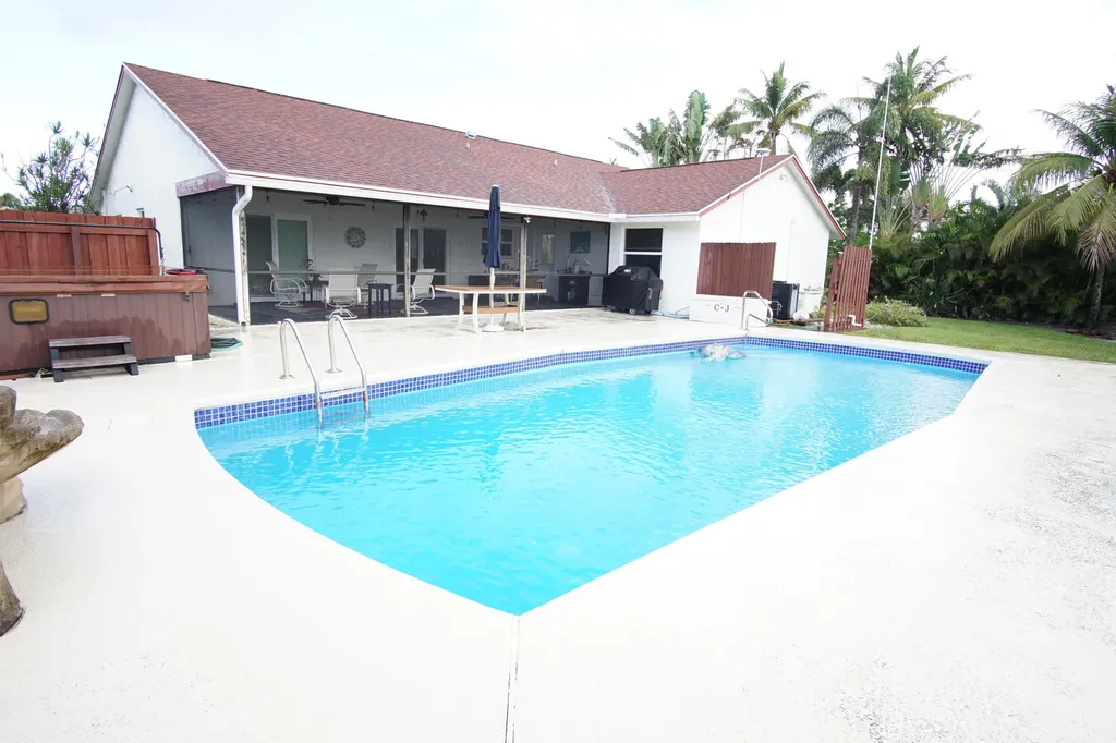 7561 Nemec Drive N Lake Clarke Shores FL 33406