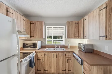 273 Easy Street Sebastian FL 32958