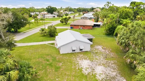 273 Easy Street Sebastian FL 32958