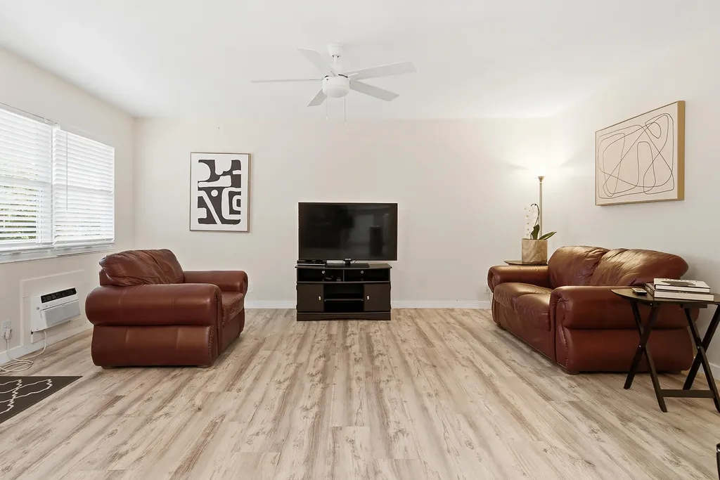 142 Norwich F West Palm Beach FL 33417