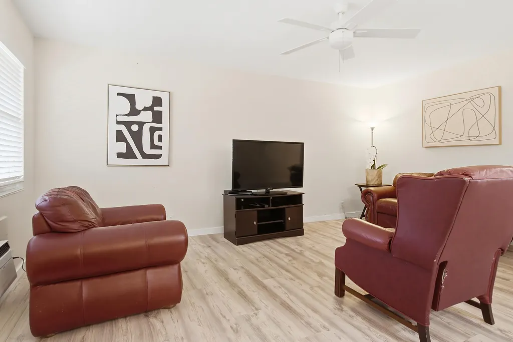 142 Norwich F West Palm Beach FL 33417