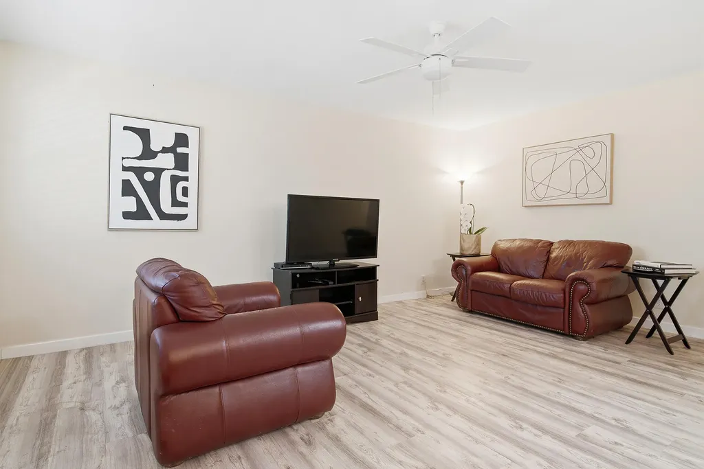 142 Norwich F West Palm Beach FL 33417