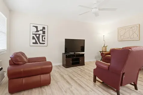 142 Norwich F West Palm Beach FL 33417