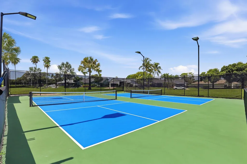 624 W Lakewoode Circle W Delray Beach FL 33445