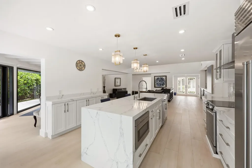 624 W Lakewoode Circle W Delray Beach FL 33445