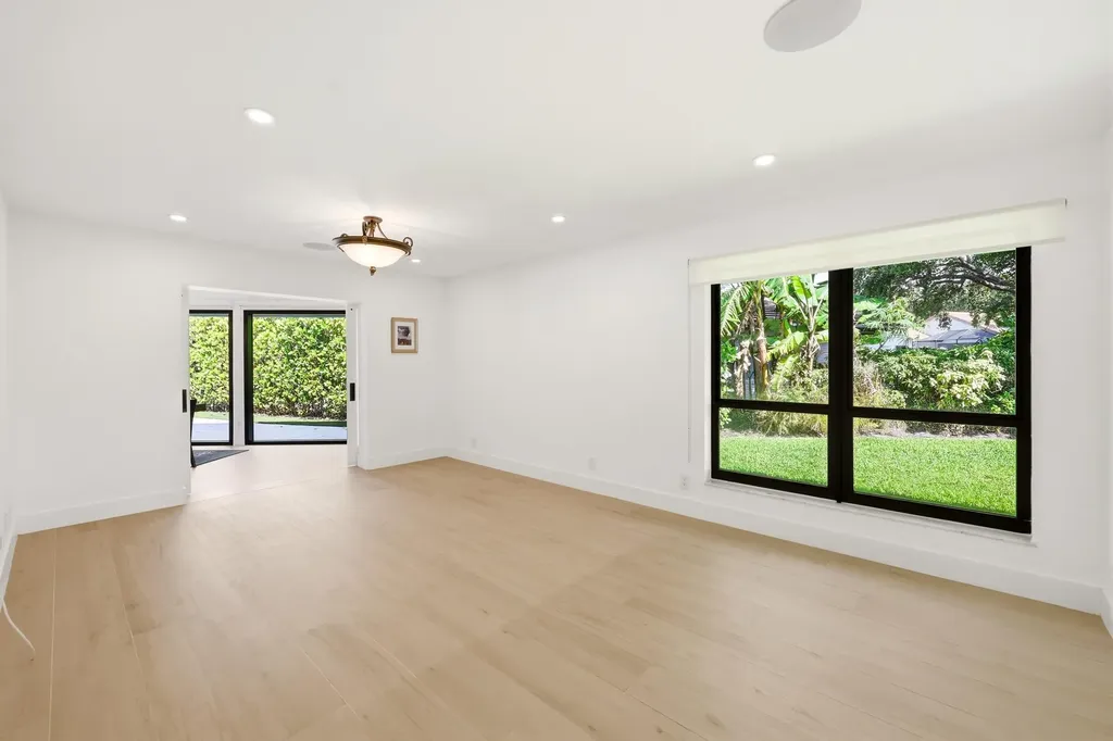 624 W Lakewoode Circle W Delray Beach FL 33445
