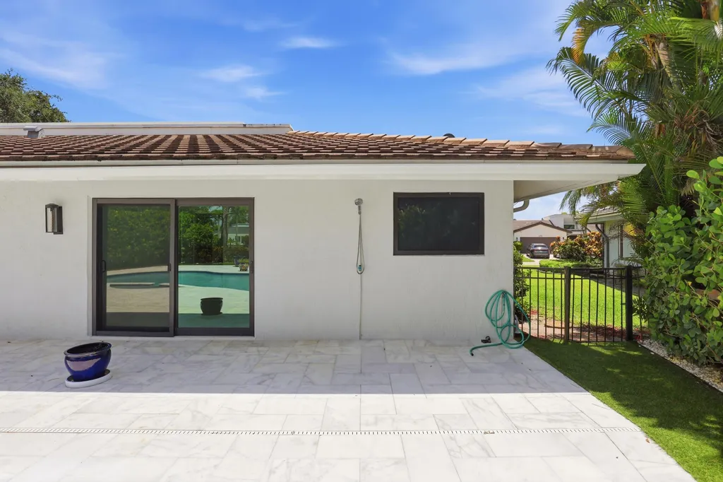 624 W Lakewoode Circle W Delray Beach FL 33445