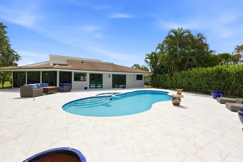 624 W Lakewoode Circle W Delray Beach FL 33445