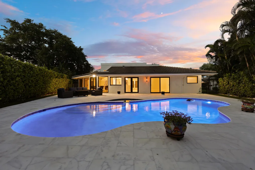 624 W Lakewoode Circle W Delray Beach FL 33445