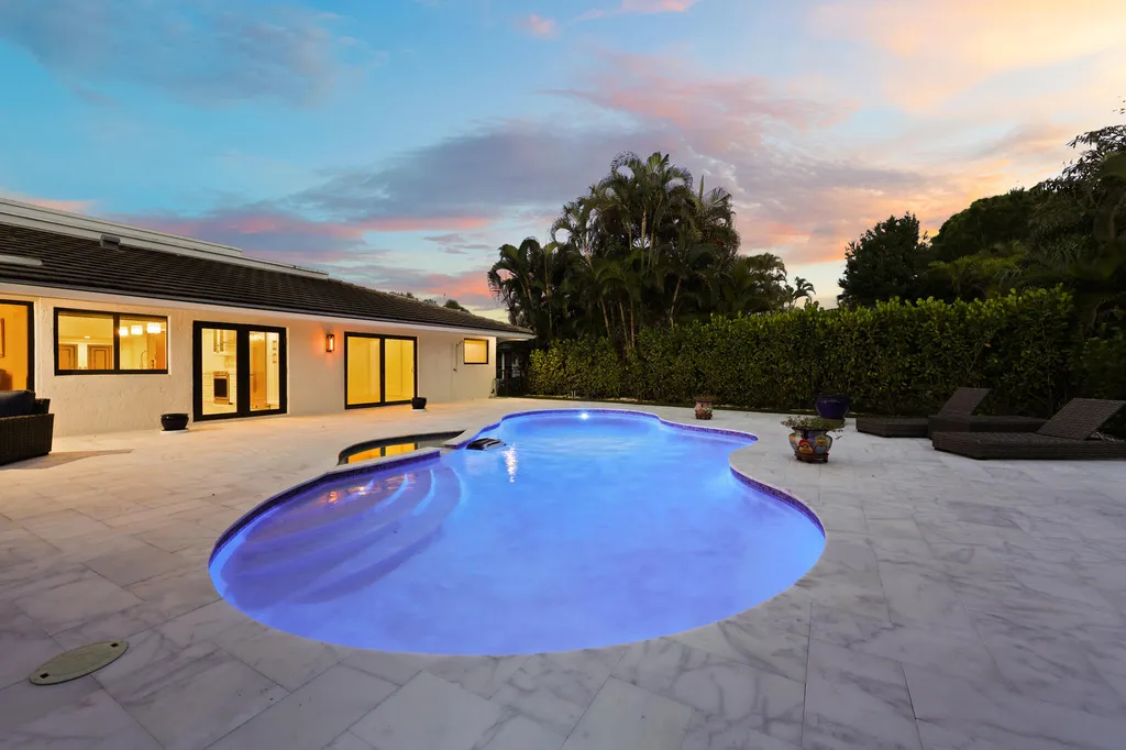 624 W Lakewoode Circle W Delray Beach FL 33445