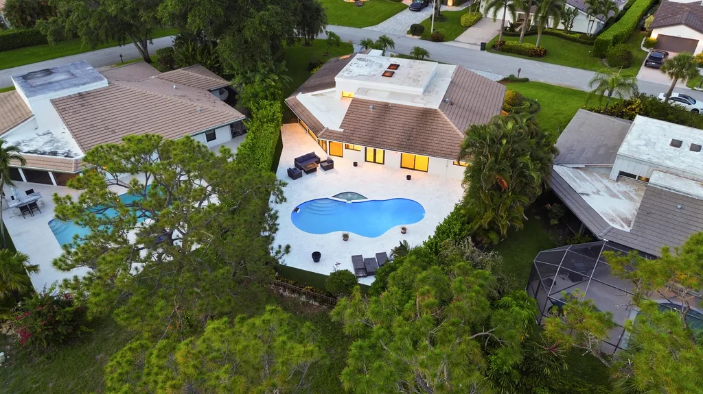 624 W Lakewoode Circle W Delray Beach FL 33445