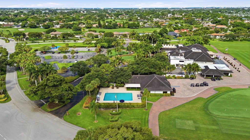 624 W Lakewoode Circle W Delray Beach FL 33445