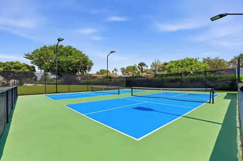 624 W Lakewoode Circle W Delray Beach FL 33445