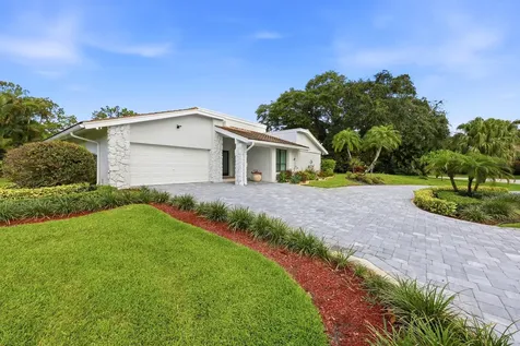 624 W Lakewoode Circle W Delray Beach FL 33445