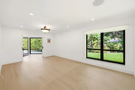 624 W Lakewoode Circle W Delray Beach FL 33445