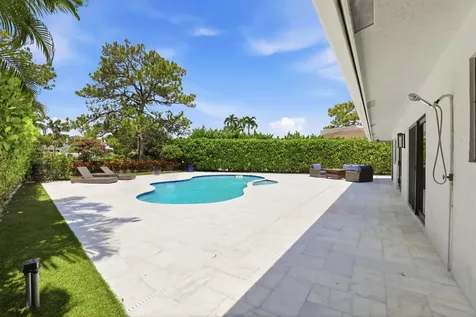 624 W Lakewoode Circle W Delray Beach FL 33445