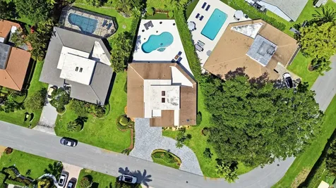 624 W Lakewoode Circle W Delray Beach FL 33445