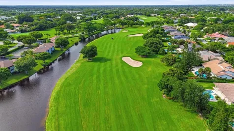 624 W Lakewoode Circle W Delray Beach FL 33445