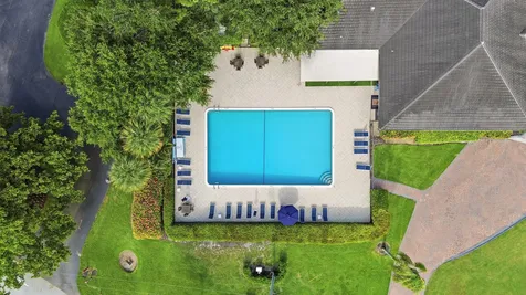 624 W Lakewoode Circle W Delray Beach FL 33445