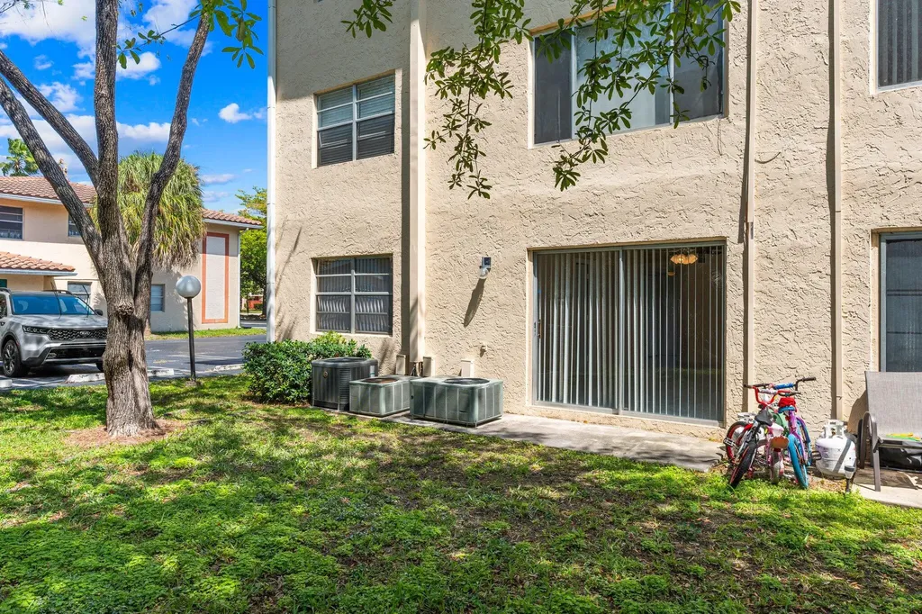 3230 NW 102nd Terrace Coral Springs FL 33065