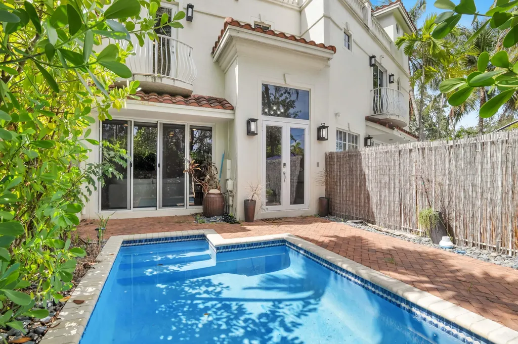 1362 Bayview Drive Fort Lauderdale FL 33304