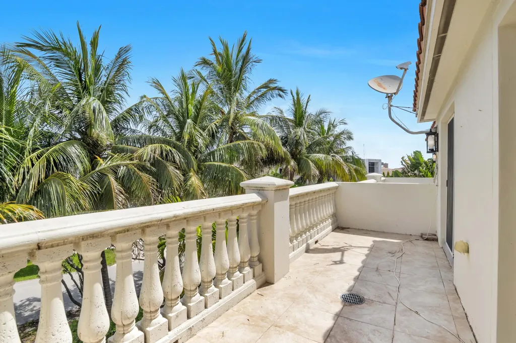 1362 Bayview Drive Fort Lauderdale FL 33304