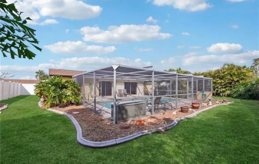 1116 SE 30th Terrace Cape Coral FL 33904
