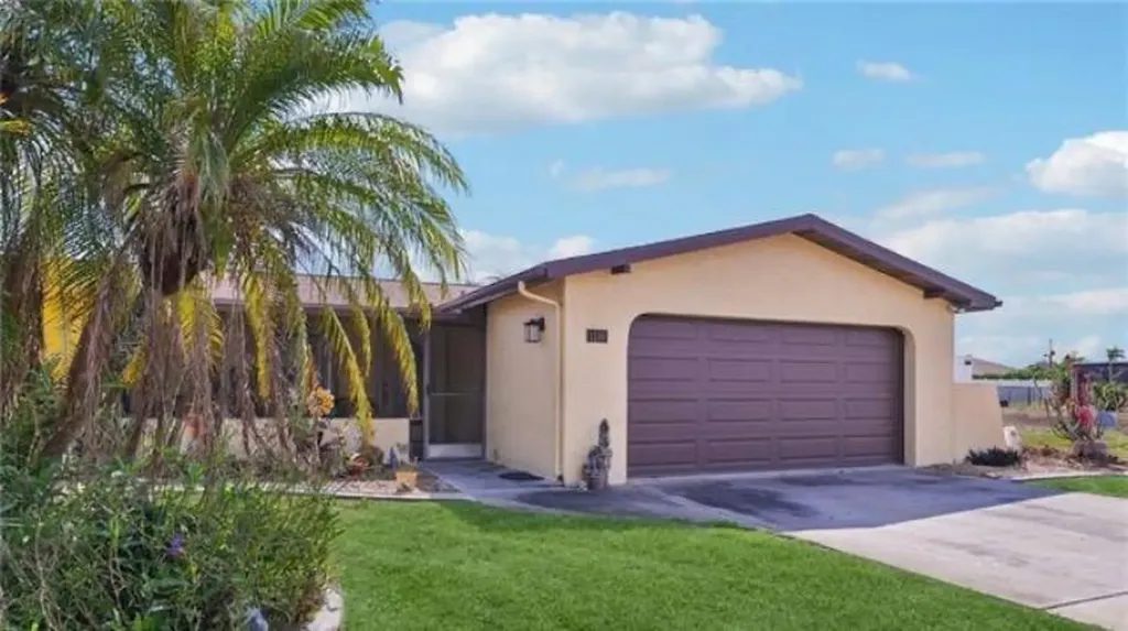 1116 SE 30th Terrace Cape Coral FL 33904