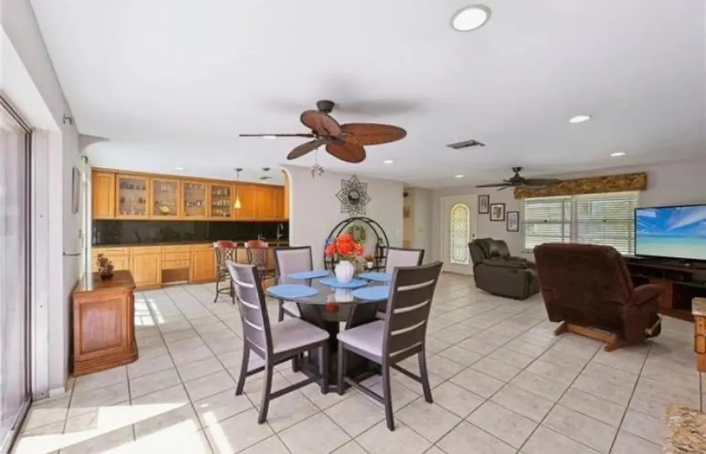 1116 SE 30th Terrace Cape Coral FL 33904