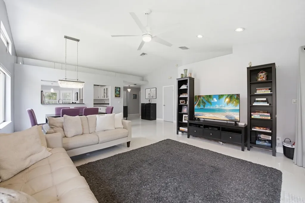 10577 Mendocino Lane Boca Raton FL 33428