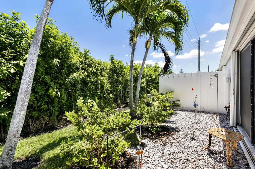 2641 Gately Drive W West Palm Beach FL 33415