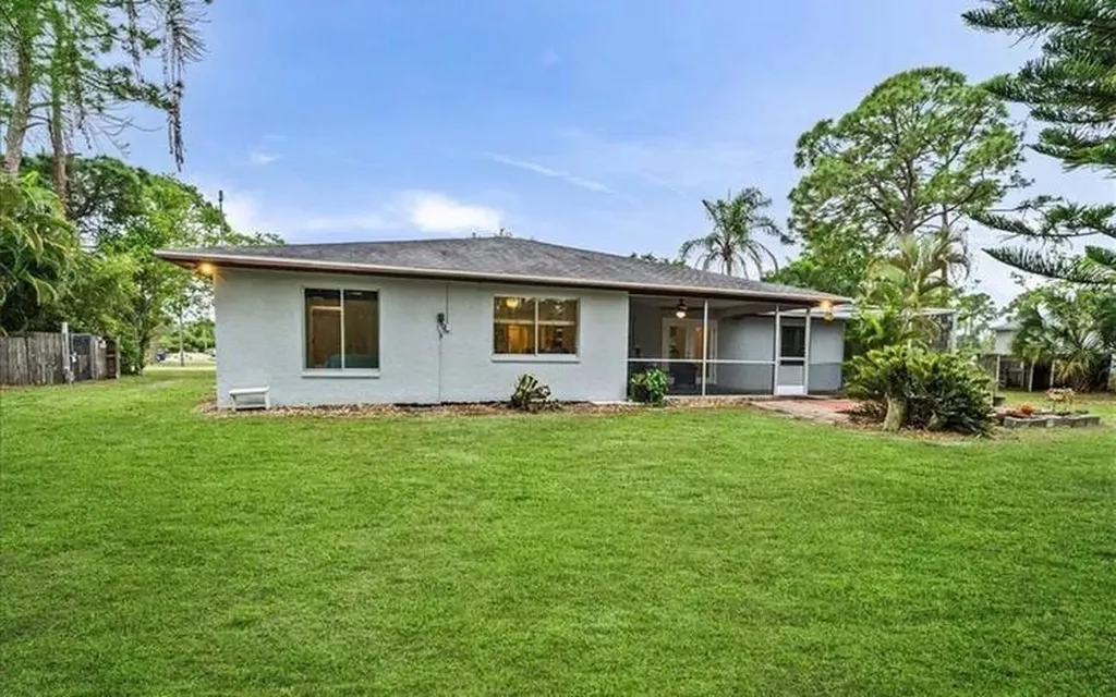 19208 Murcott Drive E Fort Myers FL 33967