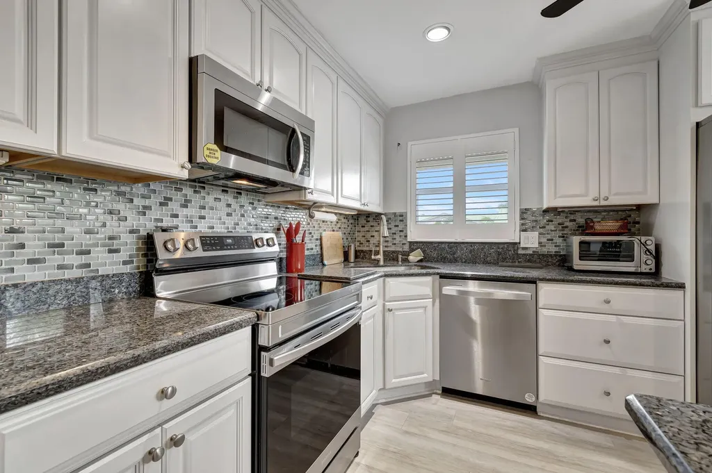 9 Colonial Club Drive Boynton Beach FL 33435