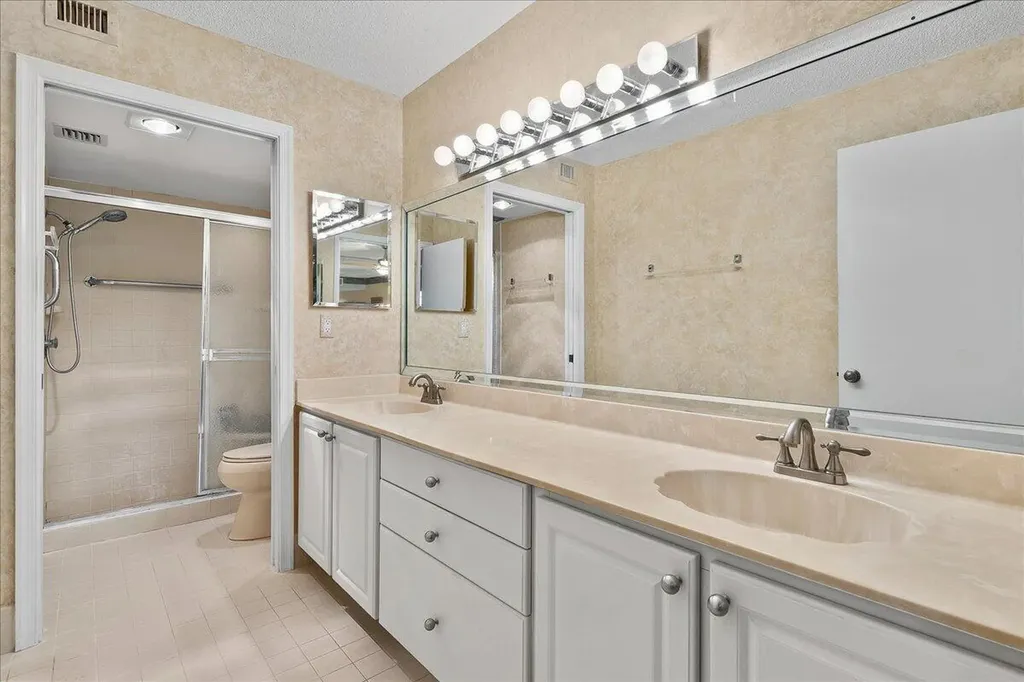 9927 Seacrest Circle Boynton Beach FL 33437