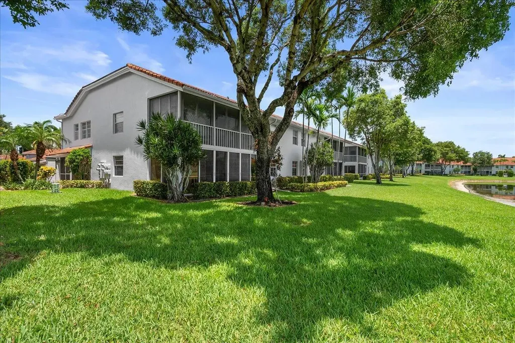 9927 Seacrest Circle Boynton Beach FL 33437