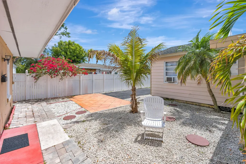 505 Foresteria Drive Lake Park FL 33403