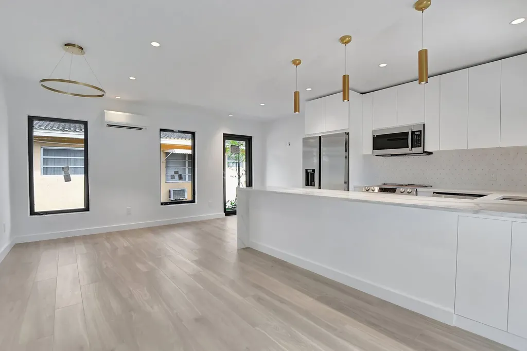 1361 SE 4th Street Deerfield Beach FL 33441