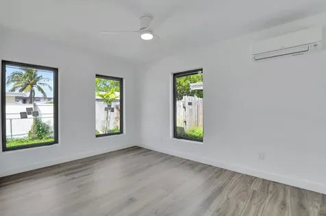 1361 SE 4th Street Deerfield Beach FL 33441