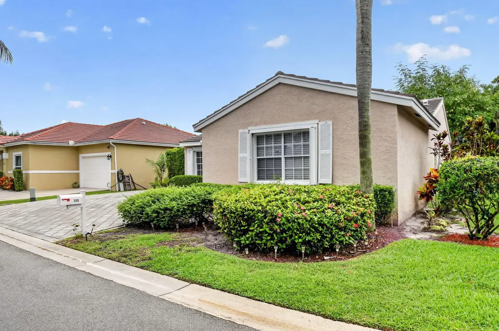 208 Caribe Court Greenacres FL 33413