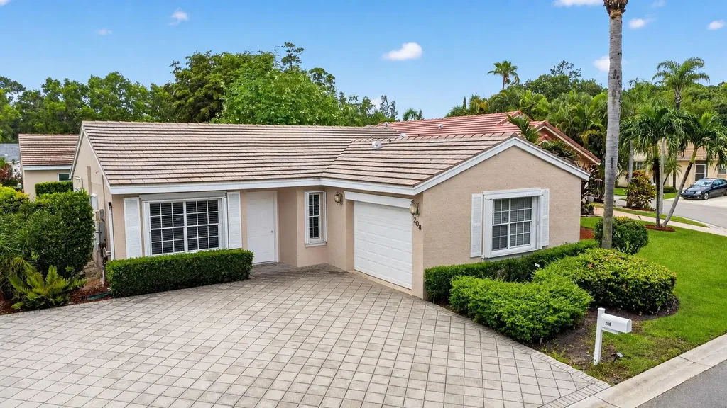 208 Caribe Court Greenacres FL 33413
