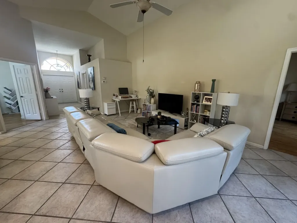 1528 SE Holyrood Lane Port St Lucie FL 34952